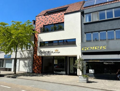                                        Rez-de-chaussée commercial à louer à Genk, € 1.850
