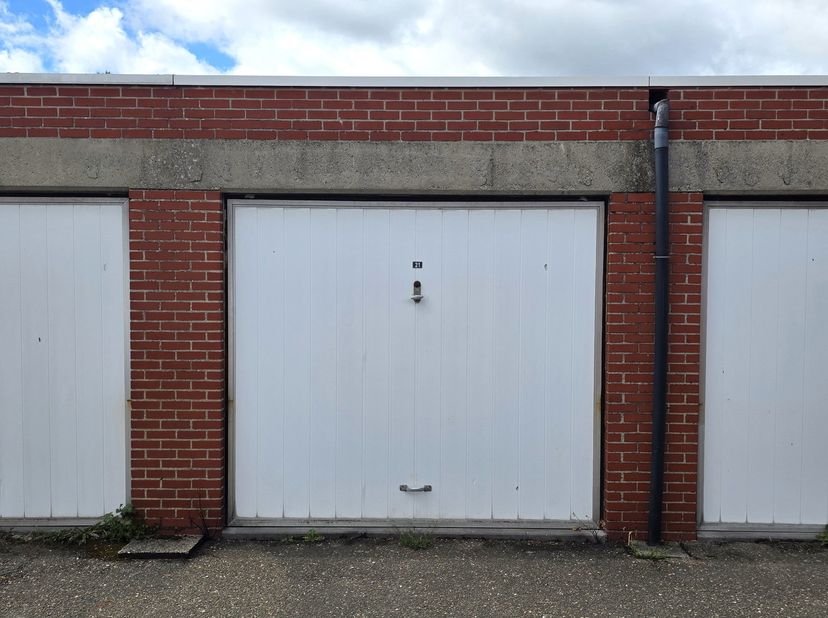 Garage te koop in Molenlei 59 bus box 21,
                    2530 Boechout