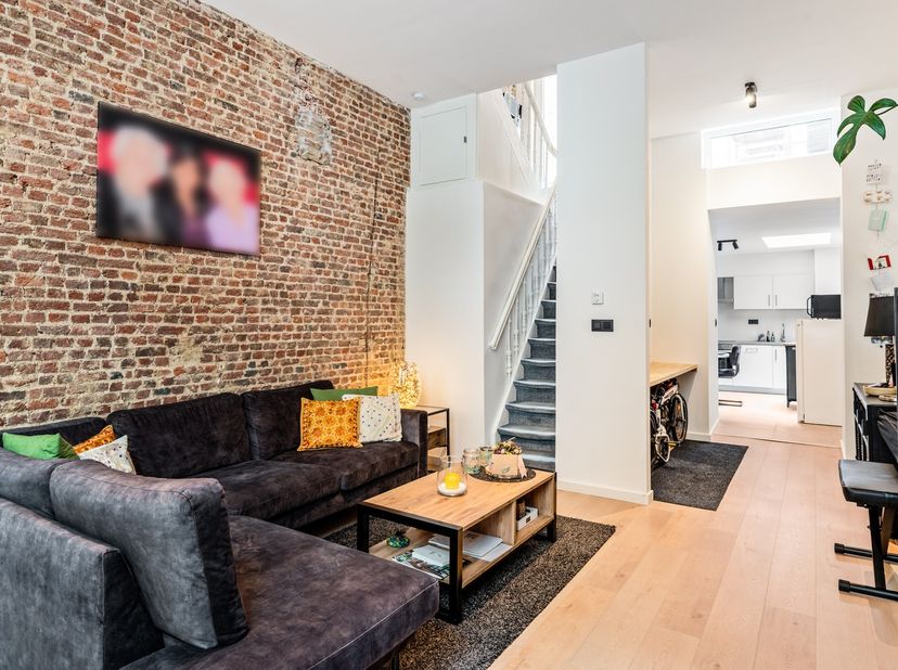 Op zoek naar een fijne woning met karakter in een levendige en opkomende buurt van Antwerpen? Dan is dit huis in Antwerpen-Noord zeker een bezoek waar