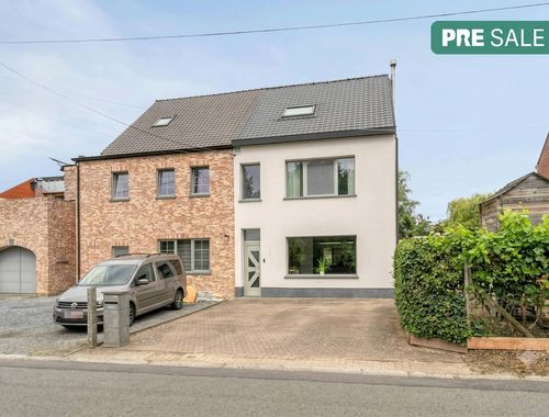                                         Maison à vendre à Renaix, € 339.000
