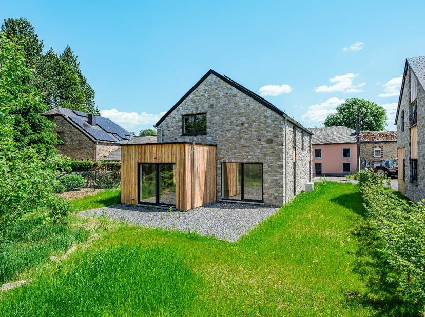 [[ CE BIEN PARTICIPE À LA JOURNÉE MAISONS OUVERTES ERA LE 13/6 DE 17:30 À 18:30 ]] Lagence ERA B-LUX vous présente cette villa construite en 2026, ave
