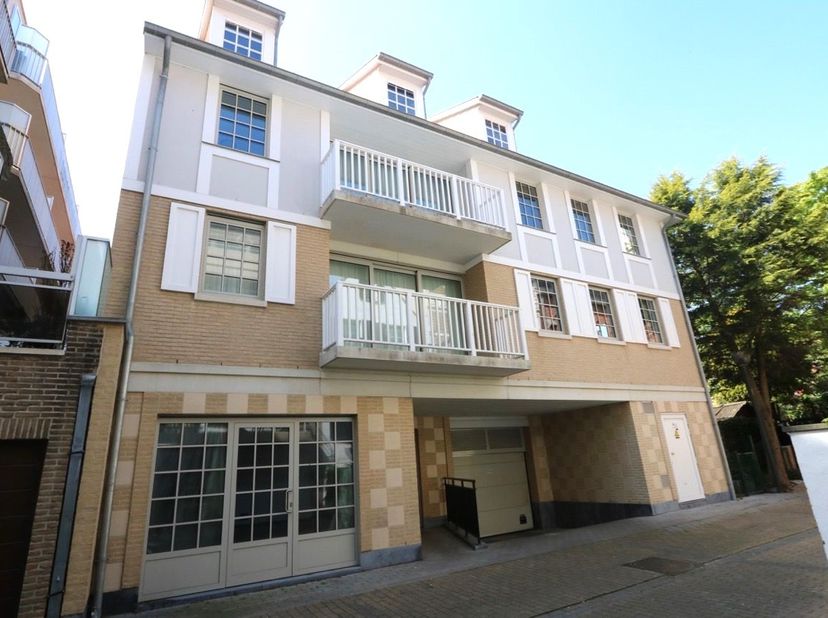 Garage à louer
                    à 8300 Knokke