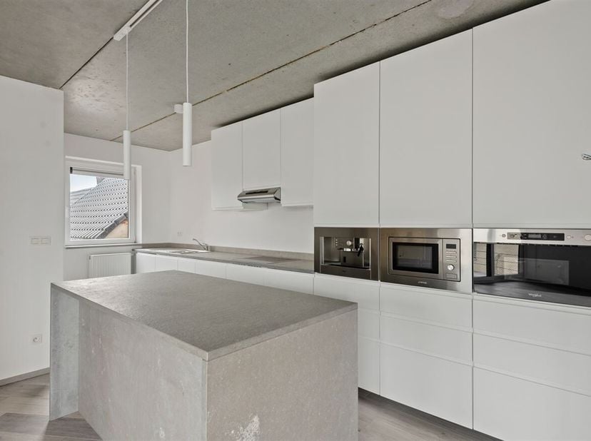 Recent gebouwde opbrengsteigendom te Kruibeke<br />
Gelegen in een rustige en gewilde buurt, dichtbij alle voorzieningen zoals winkels, scholen, openb