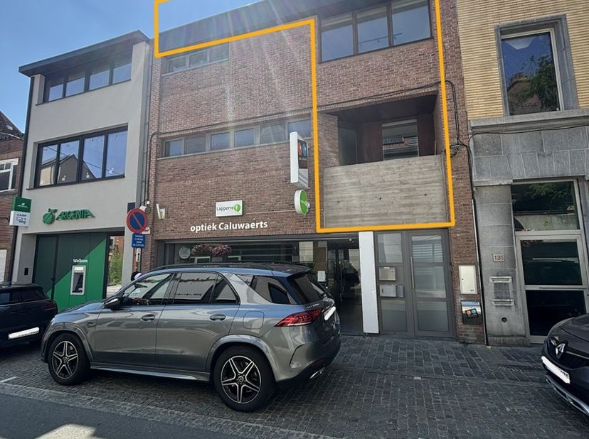 Gezellig triplex appartement gelegen op de 1e en 2e verdieping van een klein gebouw zonder gemeenschappelijke lasten (enkel brandverzekering apart te