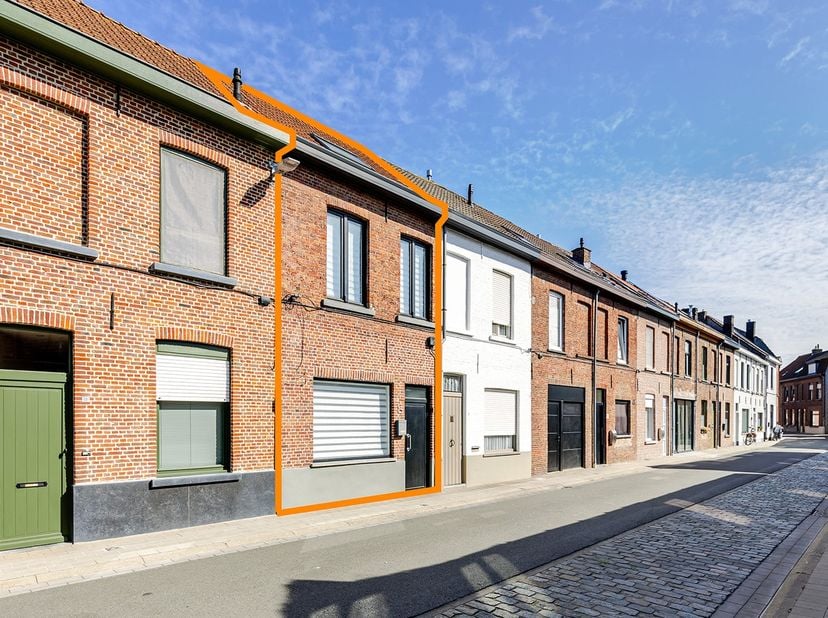 Huis te koop in Kleine Kerkhofstraat 15,
                    8310 Assebroek