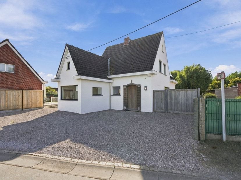 Huis te koop in Ingooigemstraat 36,
                    8790 Waregem