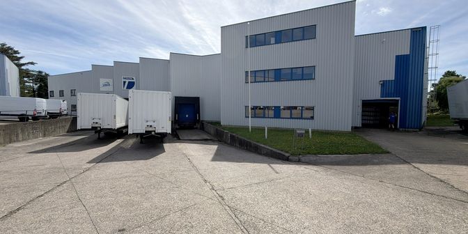 Bedrijfsvastgoed te huur in Jan de Malschelaan 14 - 16, 9140 Temse