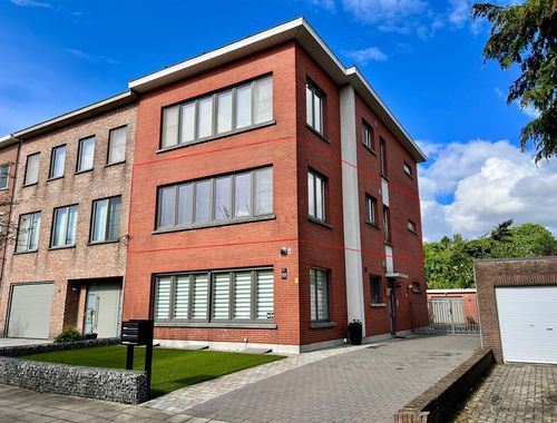                                         Appartement te koop in Wilrijk, € 230.000
