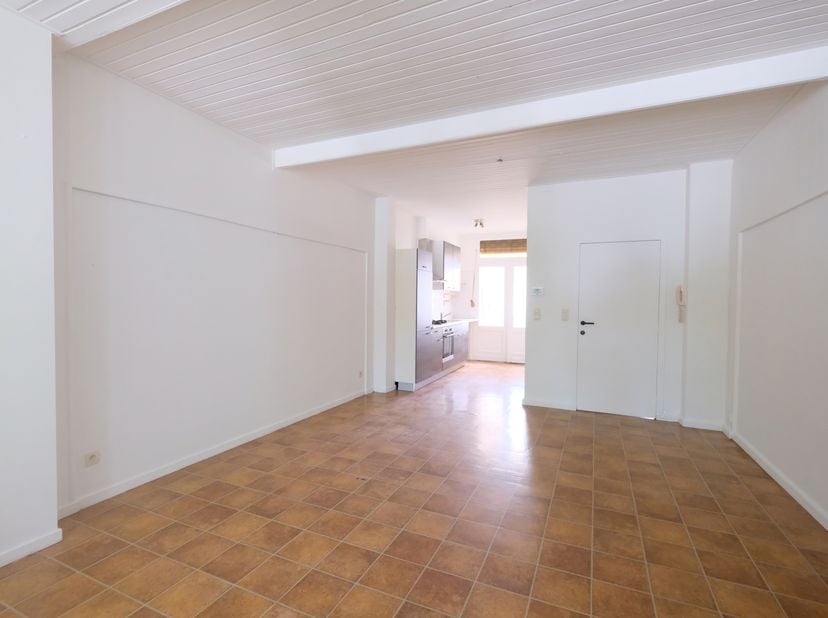 Dit lichtrijk, gelijkvloers appartement is gelegen in de rustige buurt van het Te Boelaerpark. In onmiddellijke omgeving treft u winkels, scholen, ope