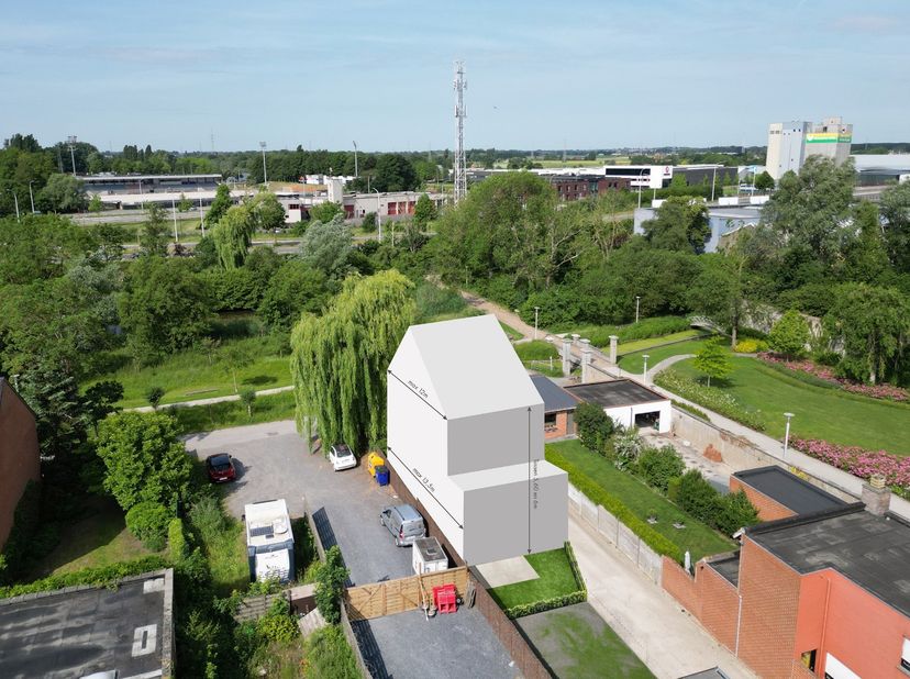Het perceel is gelegen in de Mouterijdreef, een straat parallel met de Markt en uitkijkend over het Kaandelpark. Het perceel is bestemd voor de oprich