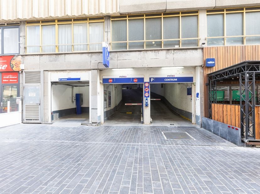 Garage te huur in christinastraat 18 bus 848,
                    8400 Oostende