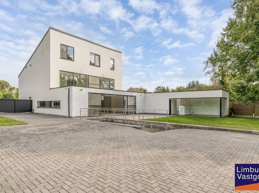 Huis te koop in Luikersteenweg 693,
                    3500 Hasselt