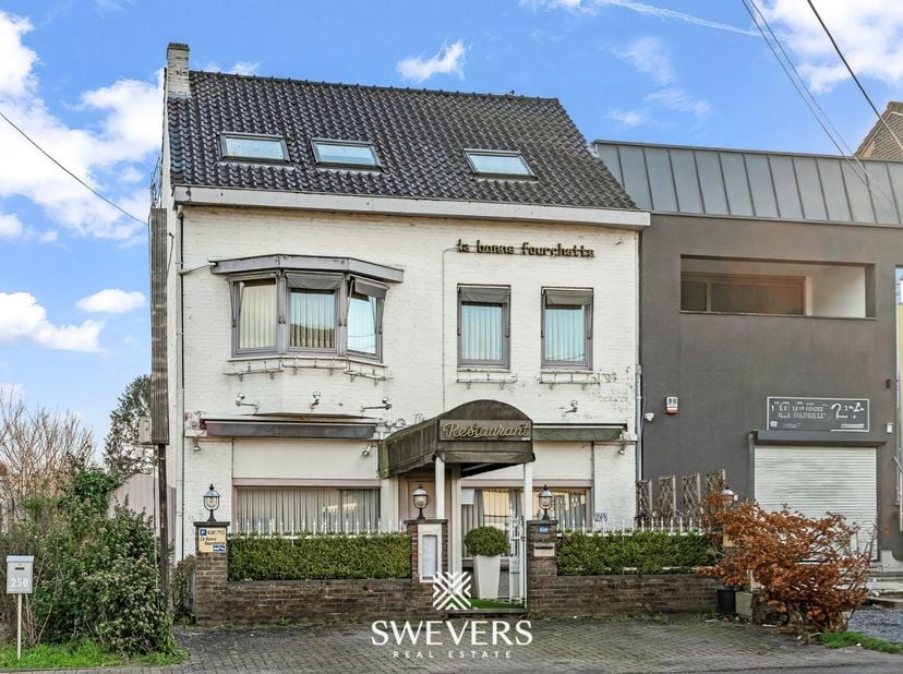 Voor meer info en foto’s, surf naar www.swevers.be –<br />
<br />
Op zoek naar een unieke combinatie van wonen en ondernemen? Dit karaktervolle handel