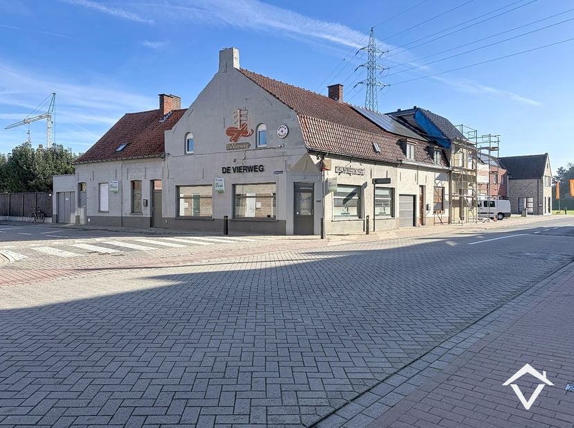 Bedrijfsvastgoed te koop in Rumbeeksesteenweg 329,
                    8800 Roeselare