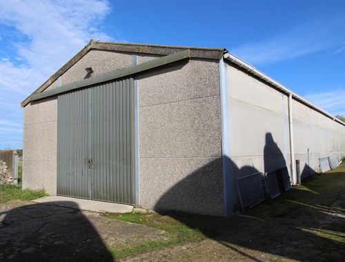                                         Entrepôt à louer à Ichtegem, € 750
