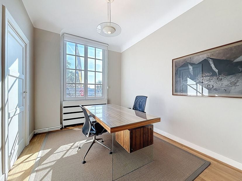 Bien professionnel à louer à Av. Roger Vandendriessche 73,
                    1150 Woluwe-Saint-Pierre