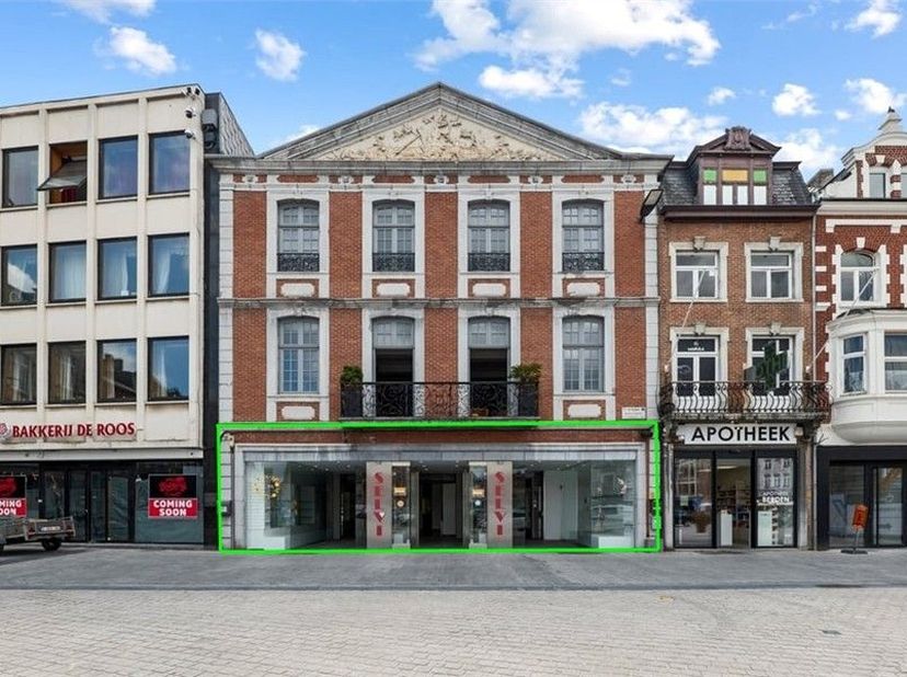 Heeft u altijd al gedroomd van een eigen handelsruimte middenin het hartje van Sint-Truiden? Dan is dit zoekertje zeker het bekijken waard. <br />
Op