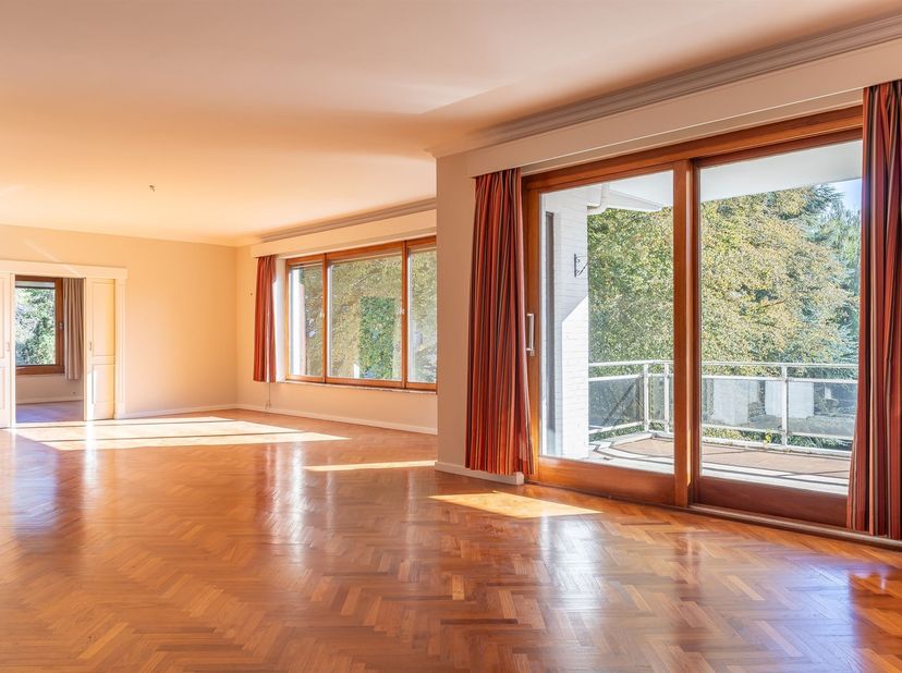 Appartement te koop in ,
                    1180 Ukkel