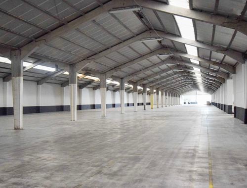                                         Bedrijfsgebouw te huur in Rumbeke, € 4.500
