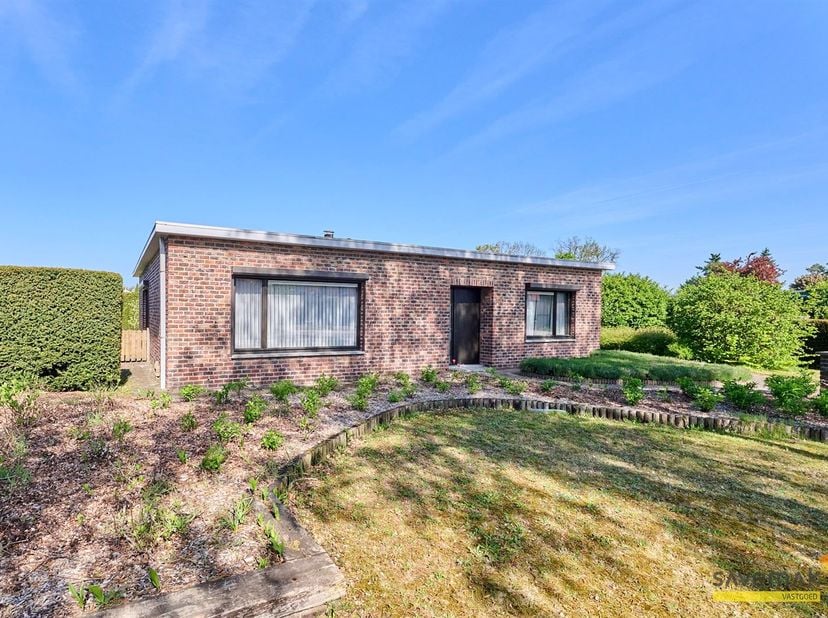 Cette maison de plain-pied est située dans la plus belle avenue de Leopoldsburg.<br />
<br />
Vous constaterez que vous pouvez y emménager sans aucu