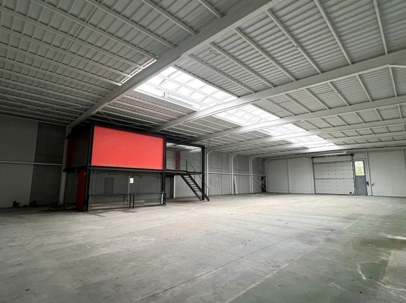 Bedrijfsvastgoed te koop in Walle 111 bus B17,
                    8500 Kortrijk