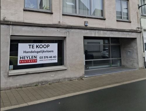                                         Handelsgelijkvloers te koop in Wommelgem, € 265.000
