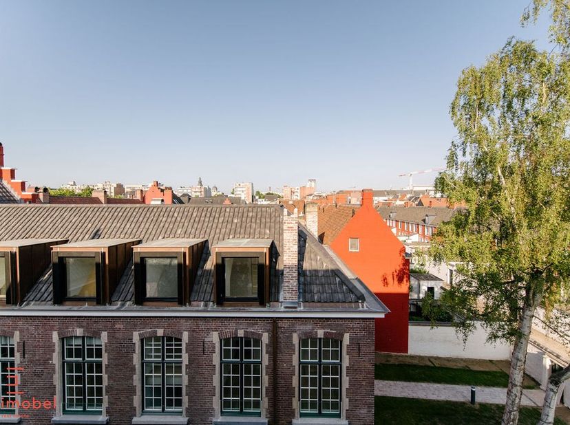 Emphytéose.<br />
Loft d'environ 128,50 m², dans le Béguinage O.-L.-Vrouw ter Hoyen, un oasis de tranquillité dans le centre historique de Gand.<br />