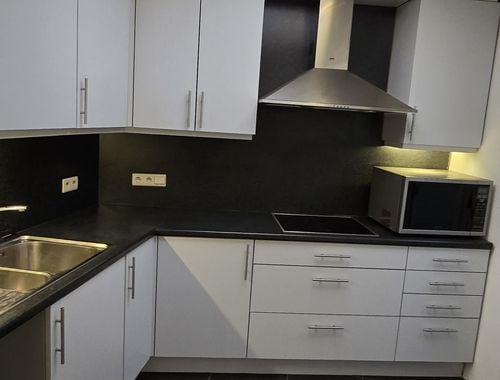                                         Studio te huur in Antwerpen, € 750
