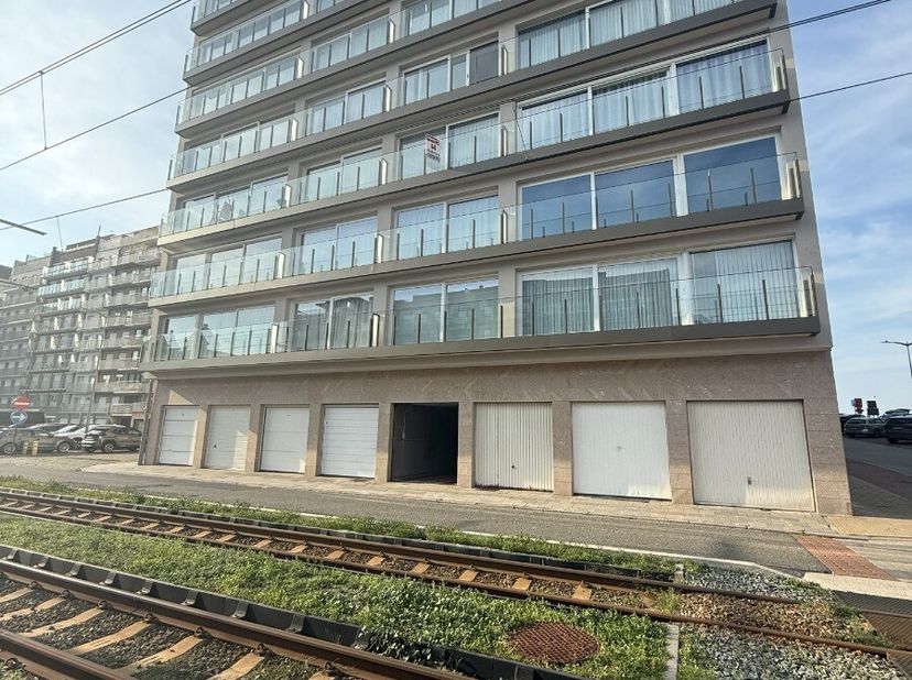 Garage te koop in Van Gansberghehelling 2 bus 9B,
                    8420 Wenduine