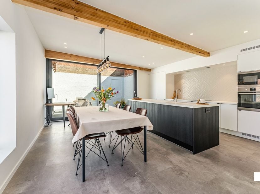 Maison à vendre à Stokerijstraat 1,
                    8800 Roeselare