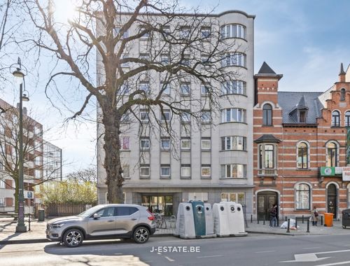                                         Studio met slaaphoek te koop in Etterbeek, € 209.000
