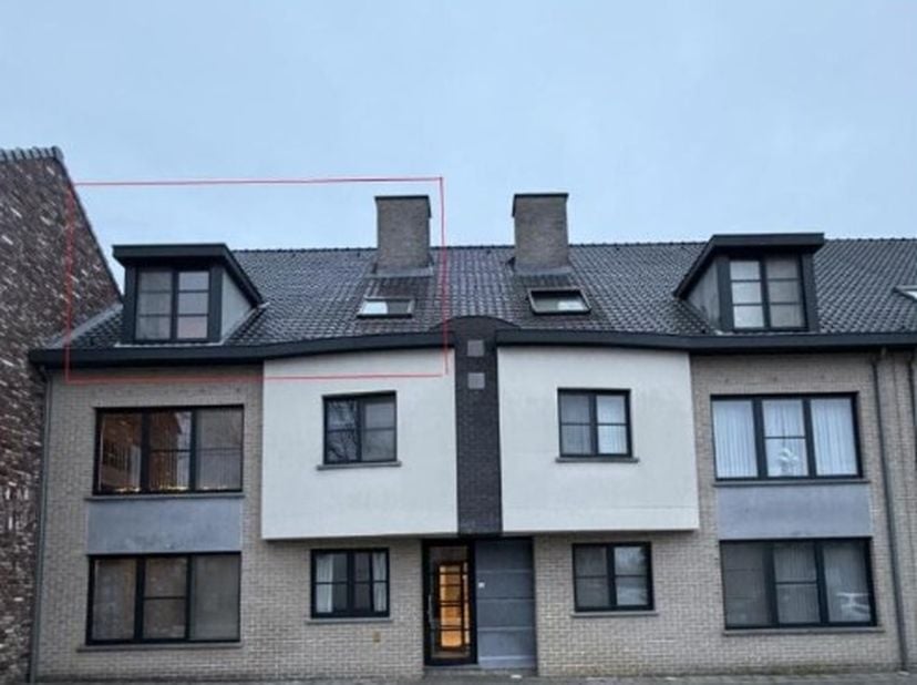 Te koop: ruim en licht duplex-appartement met een goede EPC-score (B), gelegen in het landelijke Terkoest-Alken. Winkels en autostrade in nabije omgev