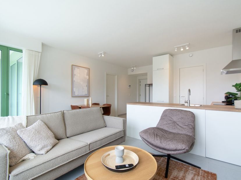 Dit nieuwbouwappartement van het project De Groene Poort geniet van een uitstekende ligging aan het Lobroekplein en het Kalverweipark, in de nieuwe dy