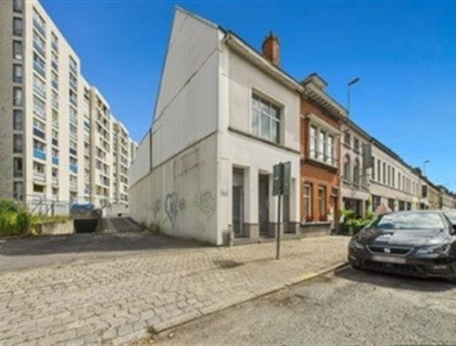                                         Bâtiment commercial à vendre à Tournai, € 179.000
