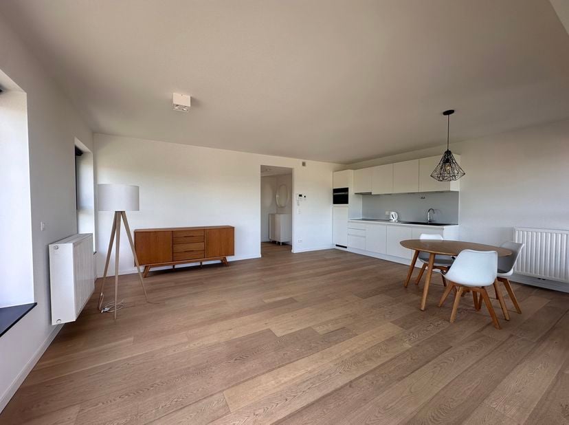 Ontdek dit prachtige appartement te koop in Jozef Van Damstraat 10. Met een bewoonbare oppervlakte van 83 m² biedt dit moderne appartement alle comfor