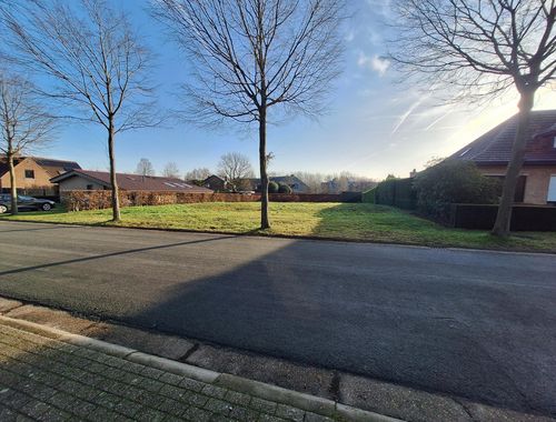                                         Terrain à bâtir à vendre à Bazel, € 499.000
