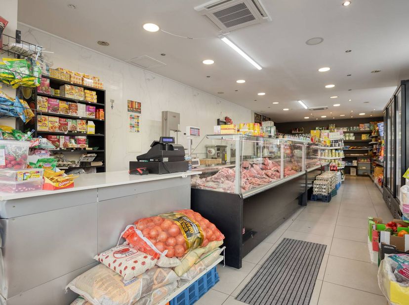 <br />
<br />
<br />
Espace commercial moderne à vendre dans un emplacement privilégié à Ostende.<br />
<br />
Cette propriété d'angle située le long