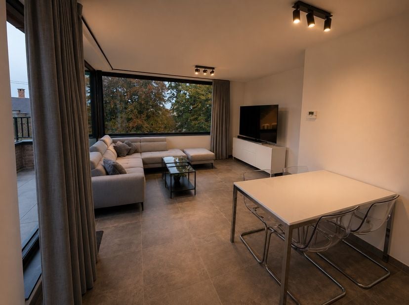 Unieke kans!<br />
<br />
Een lichtrijk appartement met een prachtig, open uitzicht en twee terrassen zodat u op elk moment van de dag van zon of scha