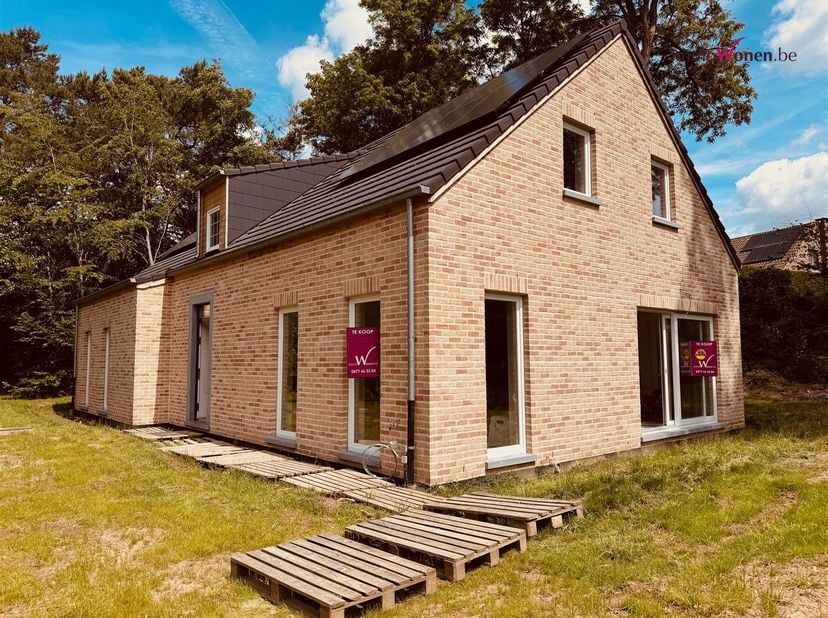 Exclusieve Nieuwbouwvilla in het mooie Oud-Heverlee op wandelafstand van Meerdaalbos. <br />
Boek je afspraak online bij het pand zelf via www.immowo