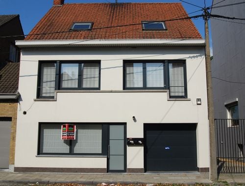                                         Gelijkvloers app. te huur in Roeselare, € 775
