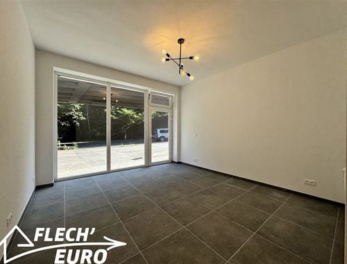                                         Kantoor te huur in Ensival, € 475
