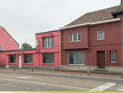                                         Commerce à vendre à Brustem, € 350.000
