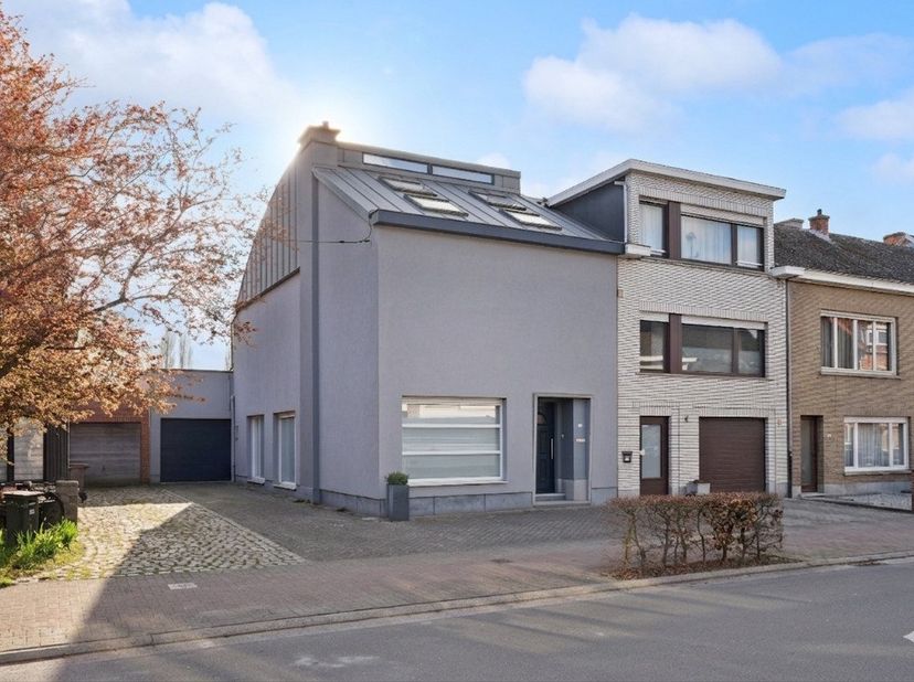 Maison à vendre
                    à 9240 Zele