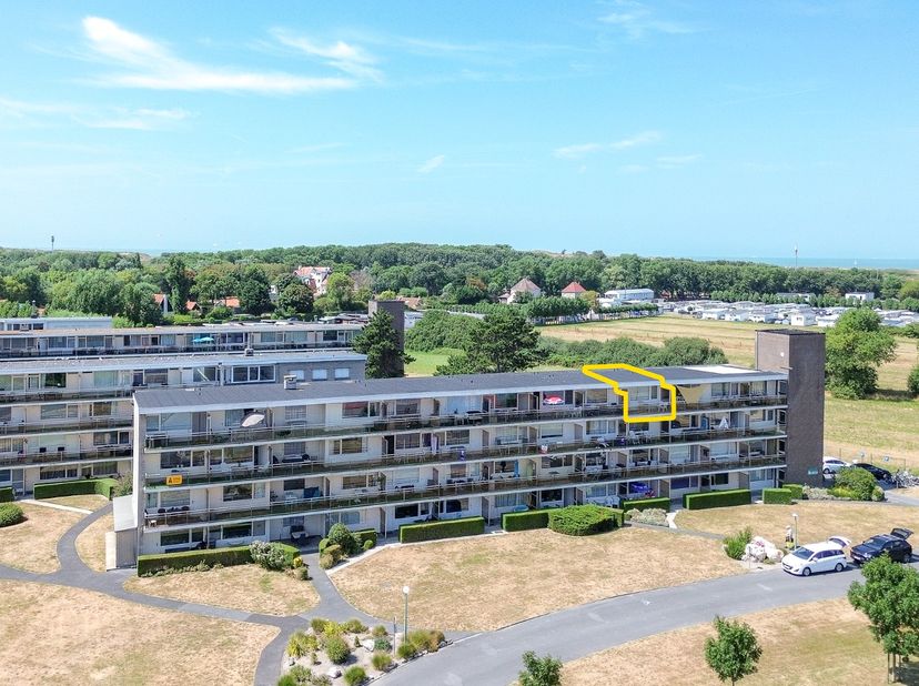 Ontdek dit volledig gerenoveerde éénslaapkamerappartement, gelegen in het groene en rustige vakantiepark Atlantis in Vosseslag (De Haan). Met een bewo