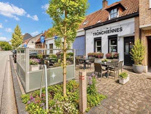                                         Handelsgelijkvloers te koop in Drongen, € 250.000
