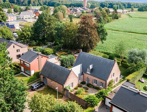                                         Uitzonderlijke woning te koop in Grobbendonk, € 895.000
