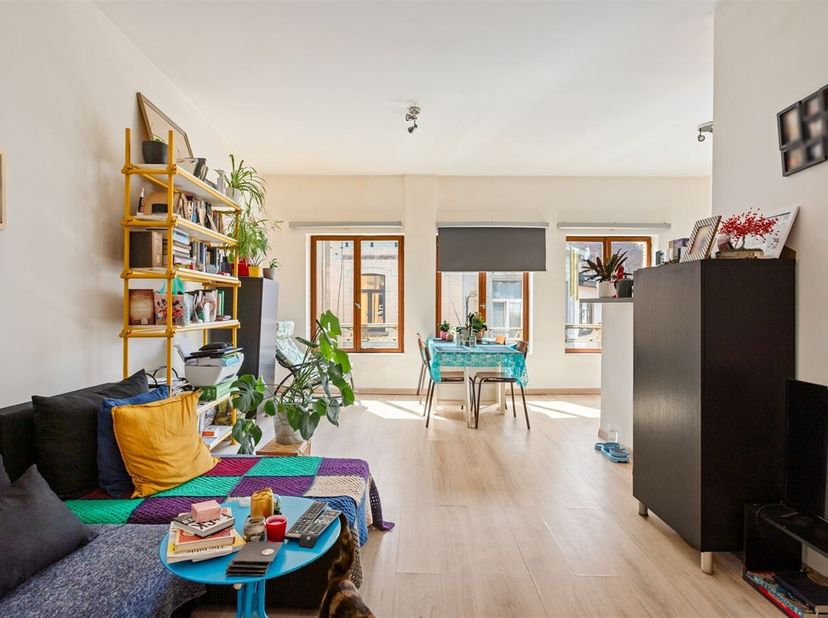 Journée portes ouvertes le samedi 13 juin de 14h à 15h<br />
Appartement d'une chambre à coucher prêt à l'emploi au coeur d'Anvers<br />
Situation : D