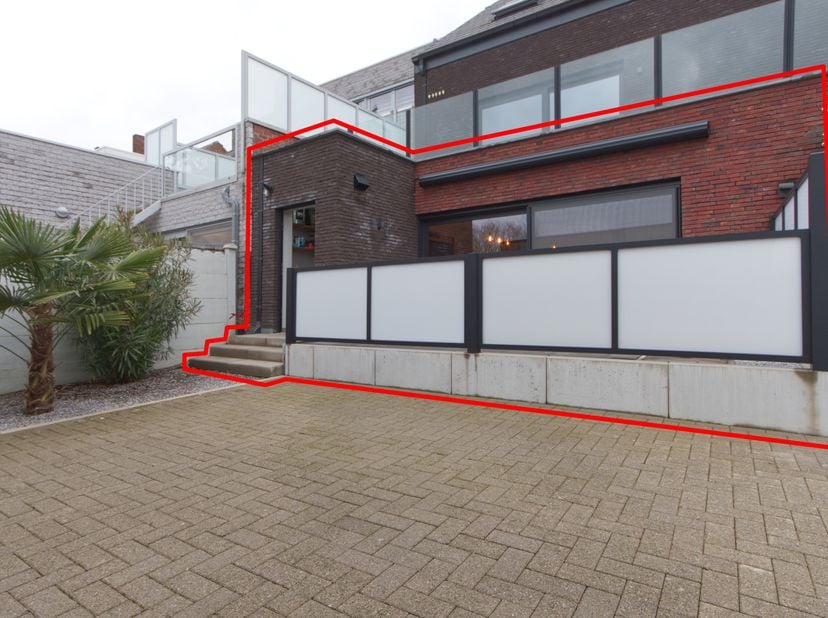 KOOP NIEUWBOUW ZONDER BTW !<br />
Instapklaar appartement met 2 slaapkamers op een zeer rustige ligging en waar u toch alles op wandelafstand heeft, v