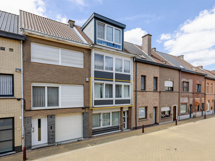 Op zoek naar een instapklaar appartement of een interessante investering? Dan is dit appartement aan de Zavelbaan 42 te 9300 Aalst zeker een bezoek wa