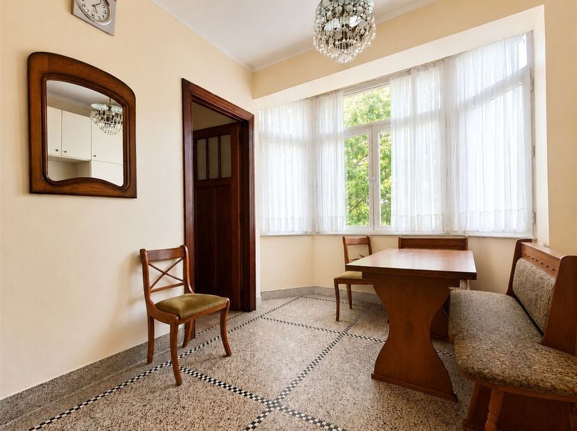 Wijk Portaels  - Mooi appartement met 2 slaapkamers van +/- 70 m² op de 2e verdieping van een gebouw met 4 verdiepingen, met de volgende indeling: Een